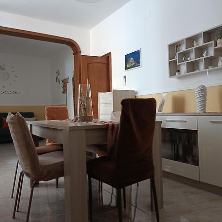 Casa Vacanze Campi Salentina Eksteriør billede